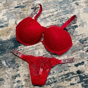 NWT Victoria Secret bra and panty set.